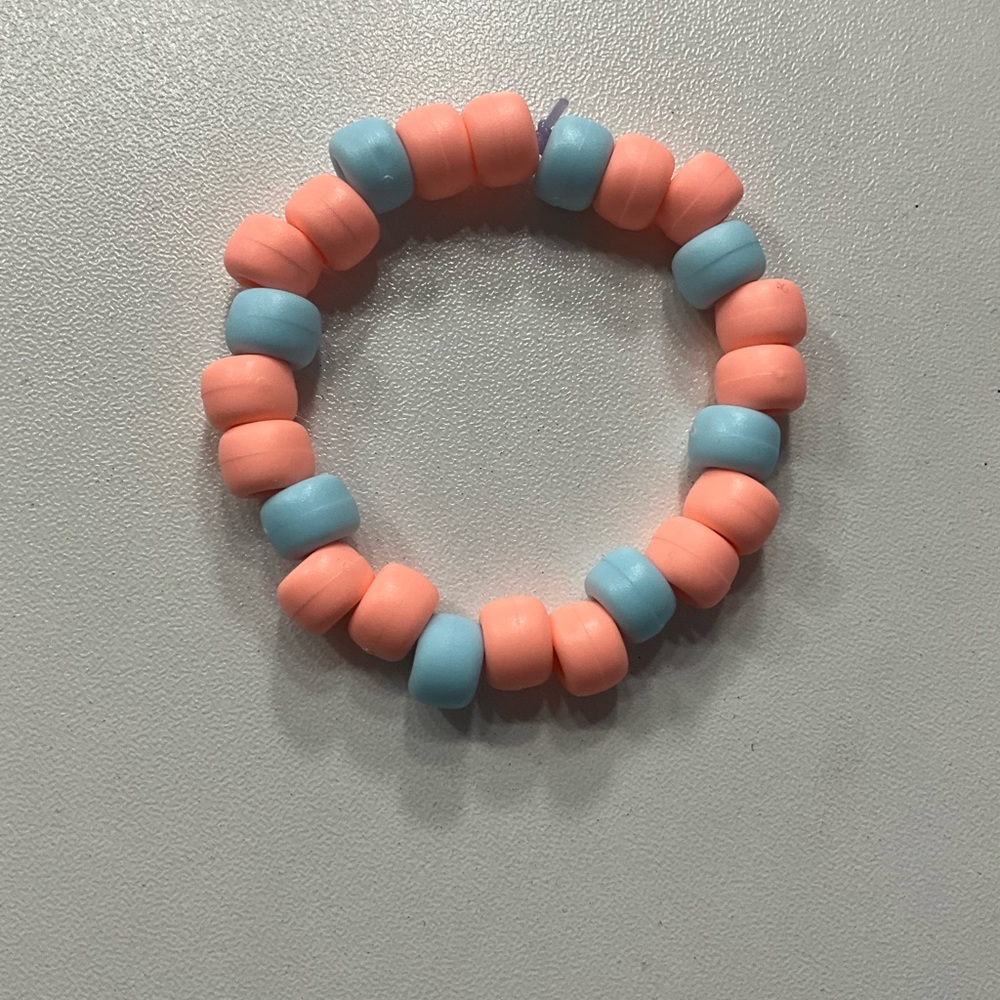 Cotton candy bead bracelet. One size.